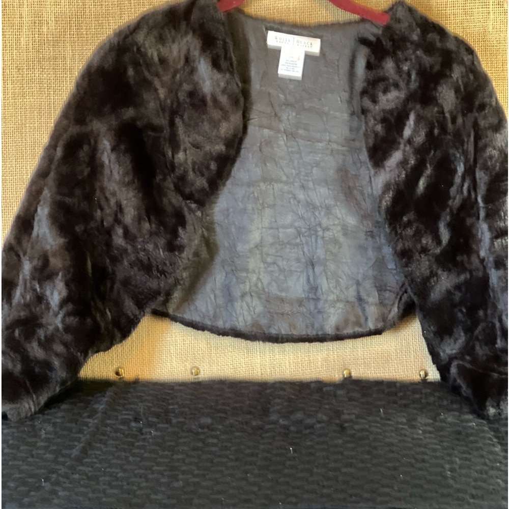 White House black market size L